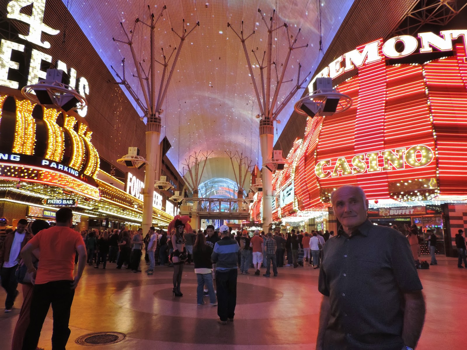 2015 TRAVELS FREMONT STREET EXPERIENCE LAS VEGAS
